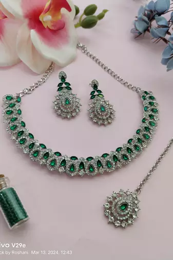 Green color rhodium plating festive wear designer necklace set