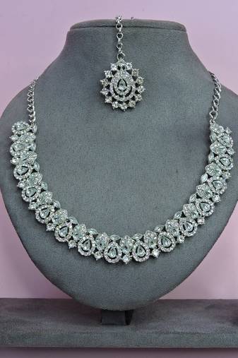 White color rhodium plating festive wear designer necklace set