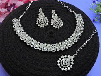 White color rhodium plating festive wear designer necklace set 2