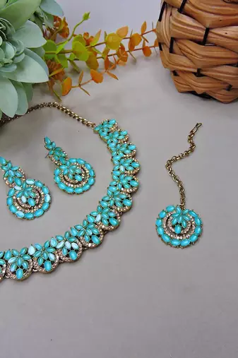 Green color yellow gold plating festive wear designer necklace set