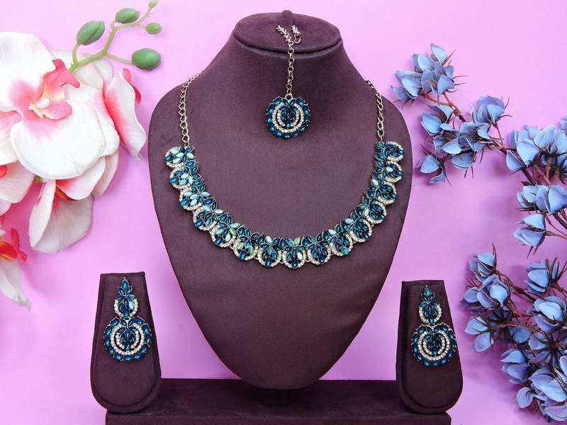 Green color yellow gold plating festive wear designer necklace set