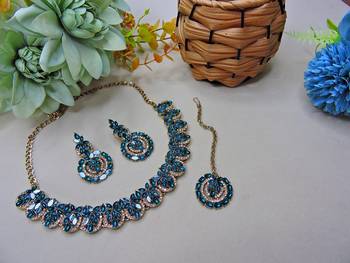 Green color yellow gold plating festive wear designer necklace set 2
