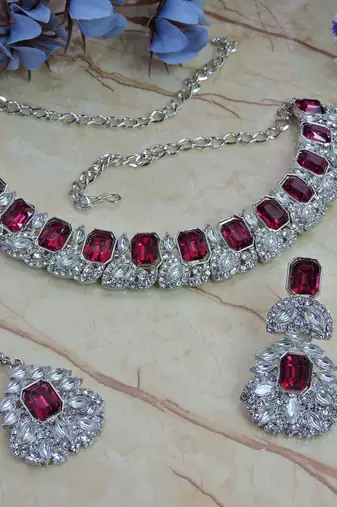 Pink color rhodium plating festive wear designer necklace set