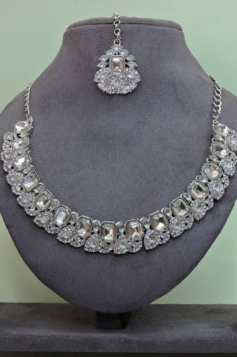 White color rhodium plating festive wear designer necklace set