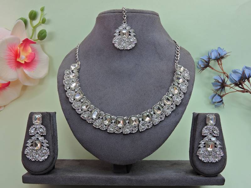 White color rhodium plating festive wear designer necklace set