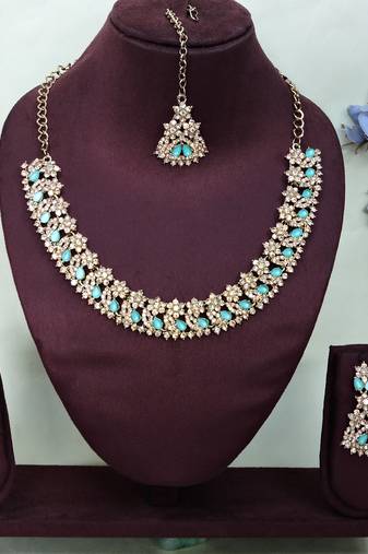 Green color yellow gold plating festive wear designer necklace set
