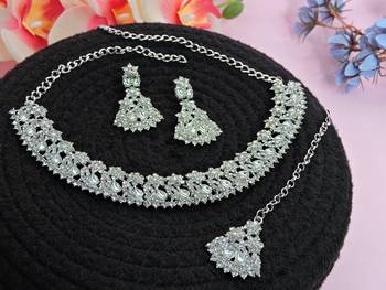 White color rhodium plating festive wear designer necklace set 2