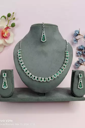 Green color rhodium plating festive wear designer necklace set