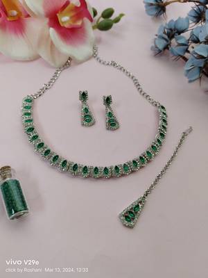 Green color rhodium plating festive wear designer necklace set 2