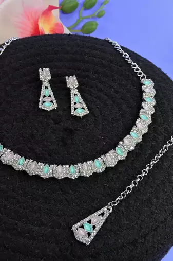 Green color rhodium plating festive wear designer necklace set