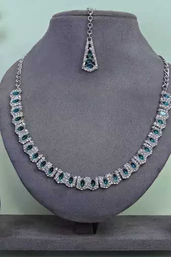 Green color rhodium plating festive wear designer necklace set