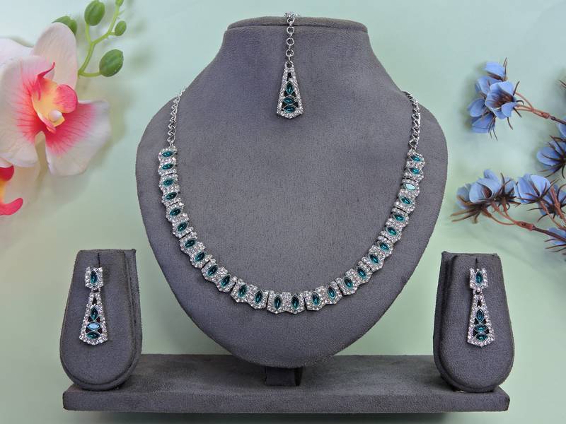 Green color rhodium plating festive wear designer necklace set