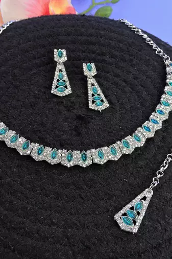 Green color rhodium plating festive wear designer necklace set
