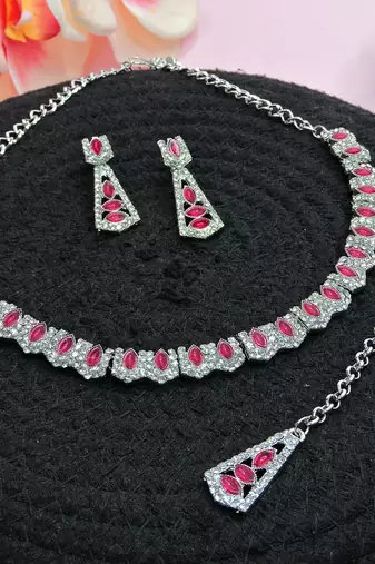 Pink color rhodium plating festive wear designer necklace set