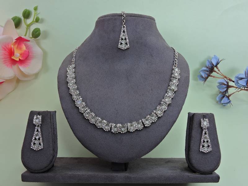 White color rhodium plating festive wear designer necklace set