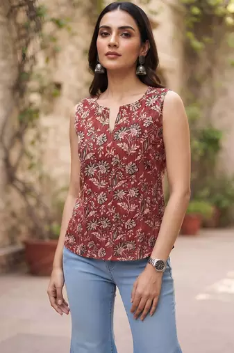 Maroon cotton printed top for women