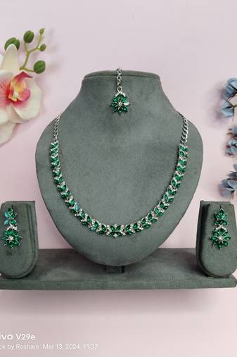 Green color rhodium plating festive wear designer necklace set