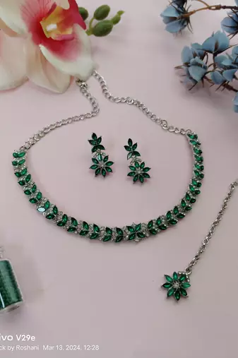 Green color rhodium plating festive wear designer necklace set