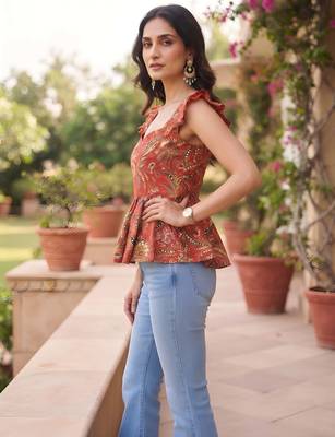 Red cotton printed top for women 3