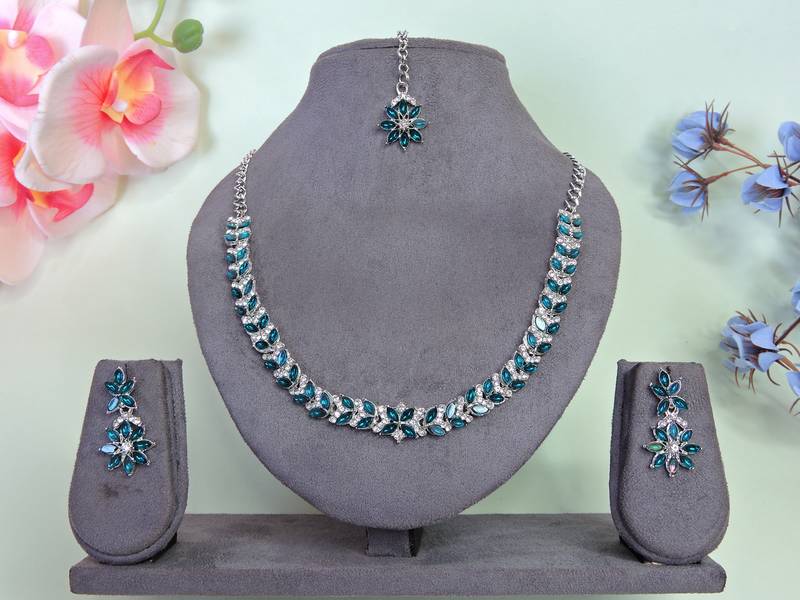 Green color rhodium plating festive wear designer necklace set