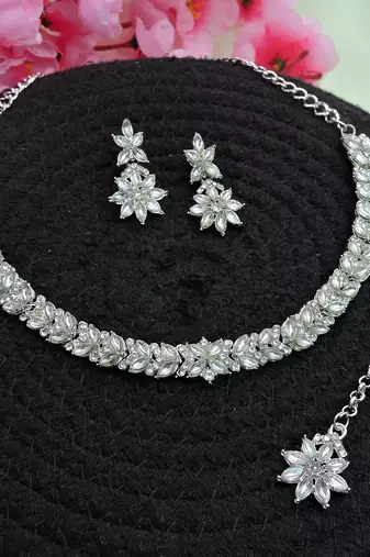 White color rhodium plating festive wear designer necklace set