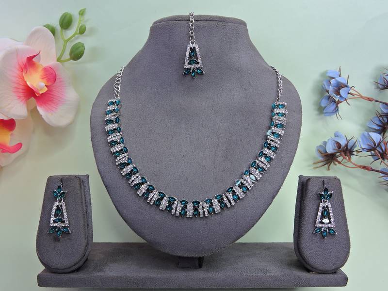Green color rhodium plating festive wear designer necklace set