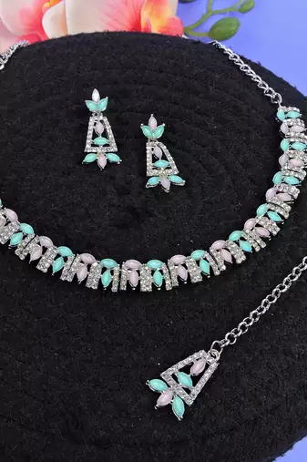 Green color rhodium plating festive wear designer necklace set