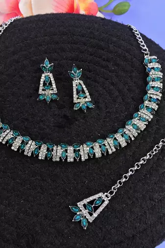 Green color rhodium plating festive wear designer necklace set
