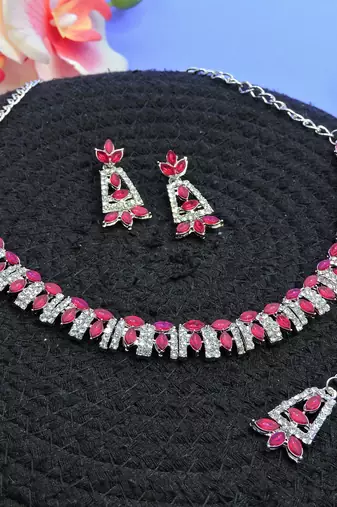 Pink color rhodium plating festive wear designer necklace set