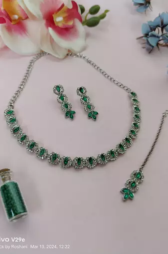 Green color rhodium plating festive wear designer necklace set