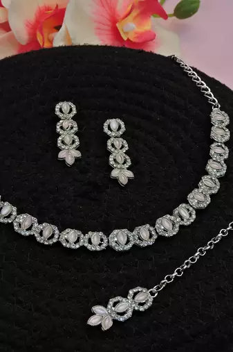 Pink color rhodium plating festive wear designer necklace set