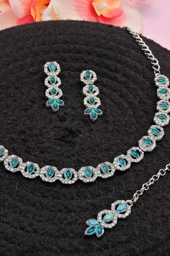 Green color rhodium plating festive wear designer necklace set