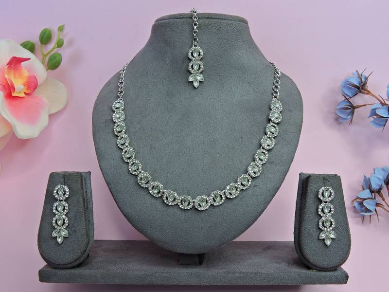 White color rhodium plating festive wear designer necklace set