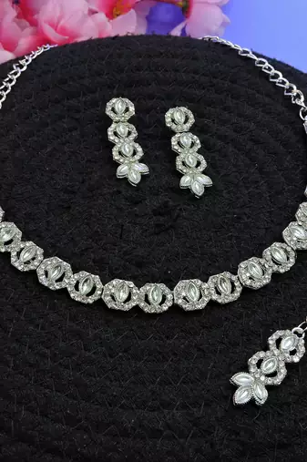 White color rhodium plating festive wear designer necklace set
