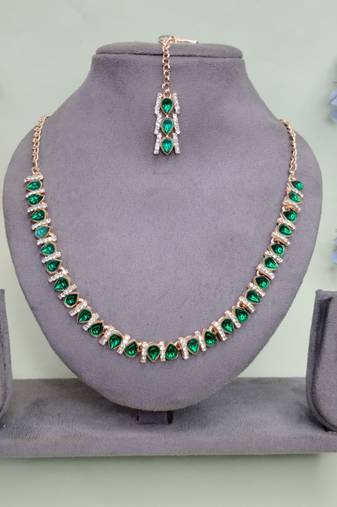 Green color rhodium plating festive wear designer necklace set