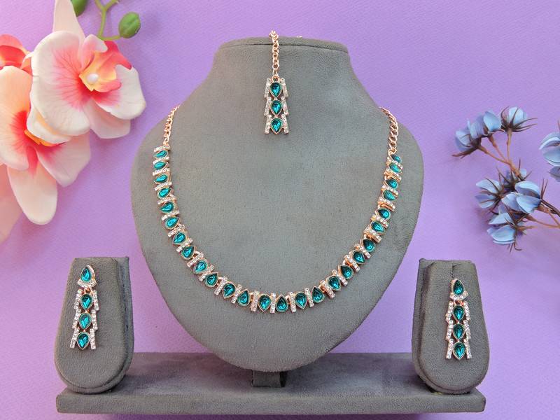 Green color rhodium plating festive wear designer necklace set