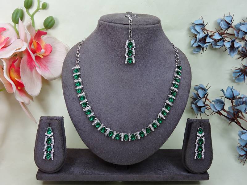 Green color rhodium plating festive wear designer necklace set