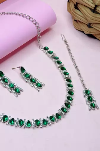 Green color rhodium plating festive wear designer necklace set
