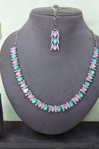 Green color rhodium plating festive wear designer necklace set