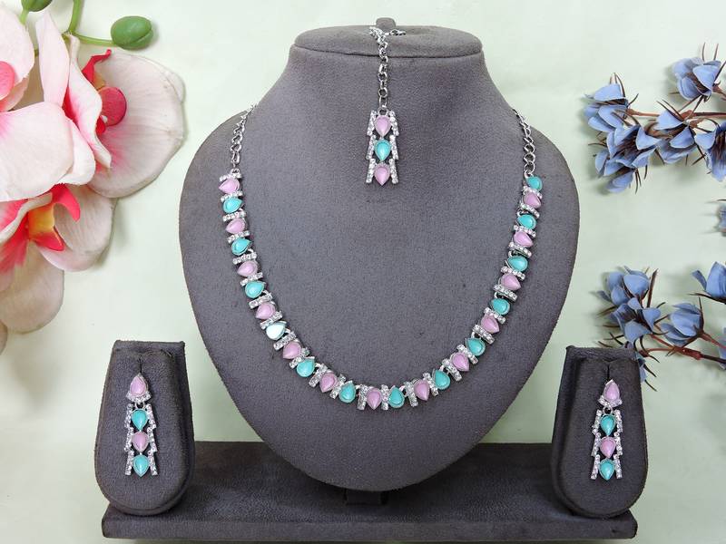 Green color rhodium plating festive wear designer necklace set