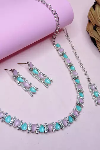 Green color rhodium plating festive wear designer necklace set