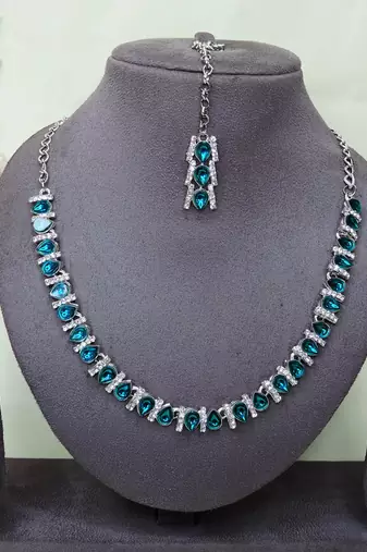 Green color rhodium plating festive wear designer necklace set