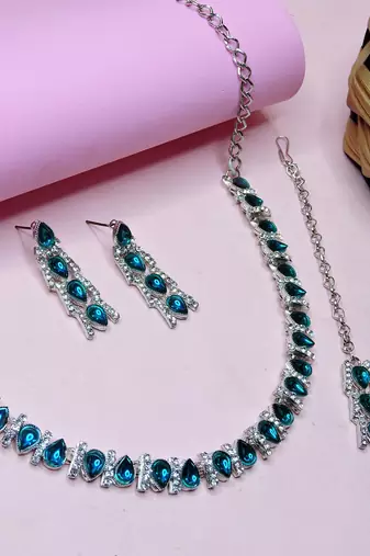 Green color rhodium plating festive wear designer necklace set