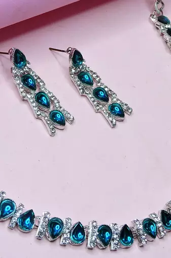 Green color rhodium plating festive wear designer necklace set