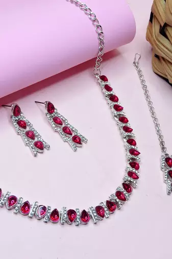 Pink color rhodium plating festive wear designer necklace set