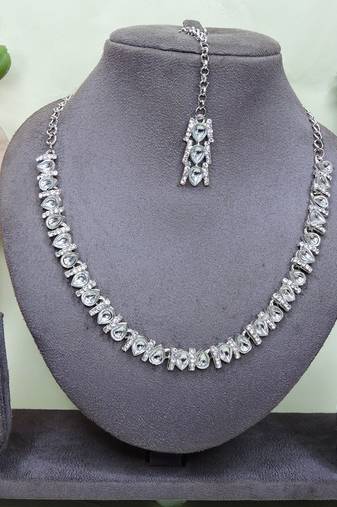 White color rhodium plating festive wear designer necklace set