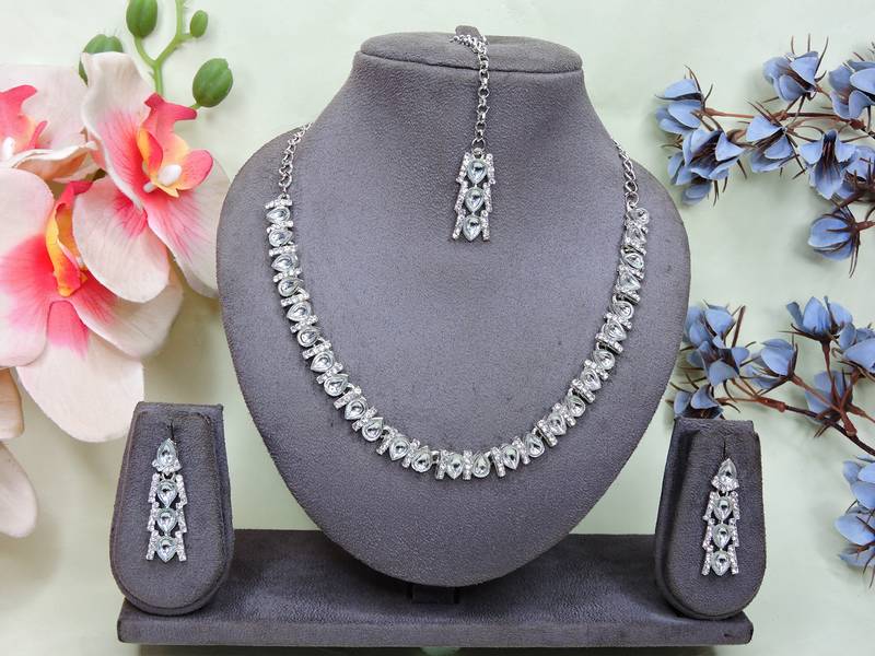 White color rhodium plating festive wear designer necklace set