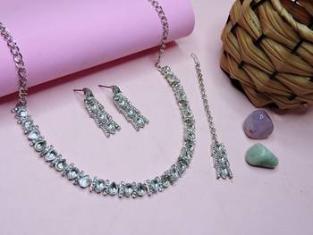 White color rhodium plating festive wear designer necklace set 2