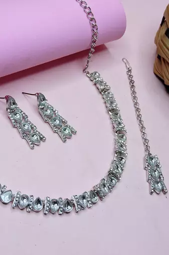 White color rhodium plating festive wear designer necklace set