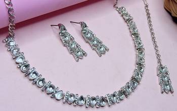 White color rhodium plating festive wear designer necklace set 3